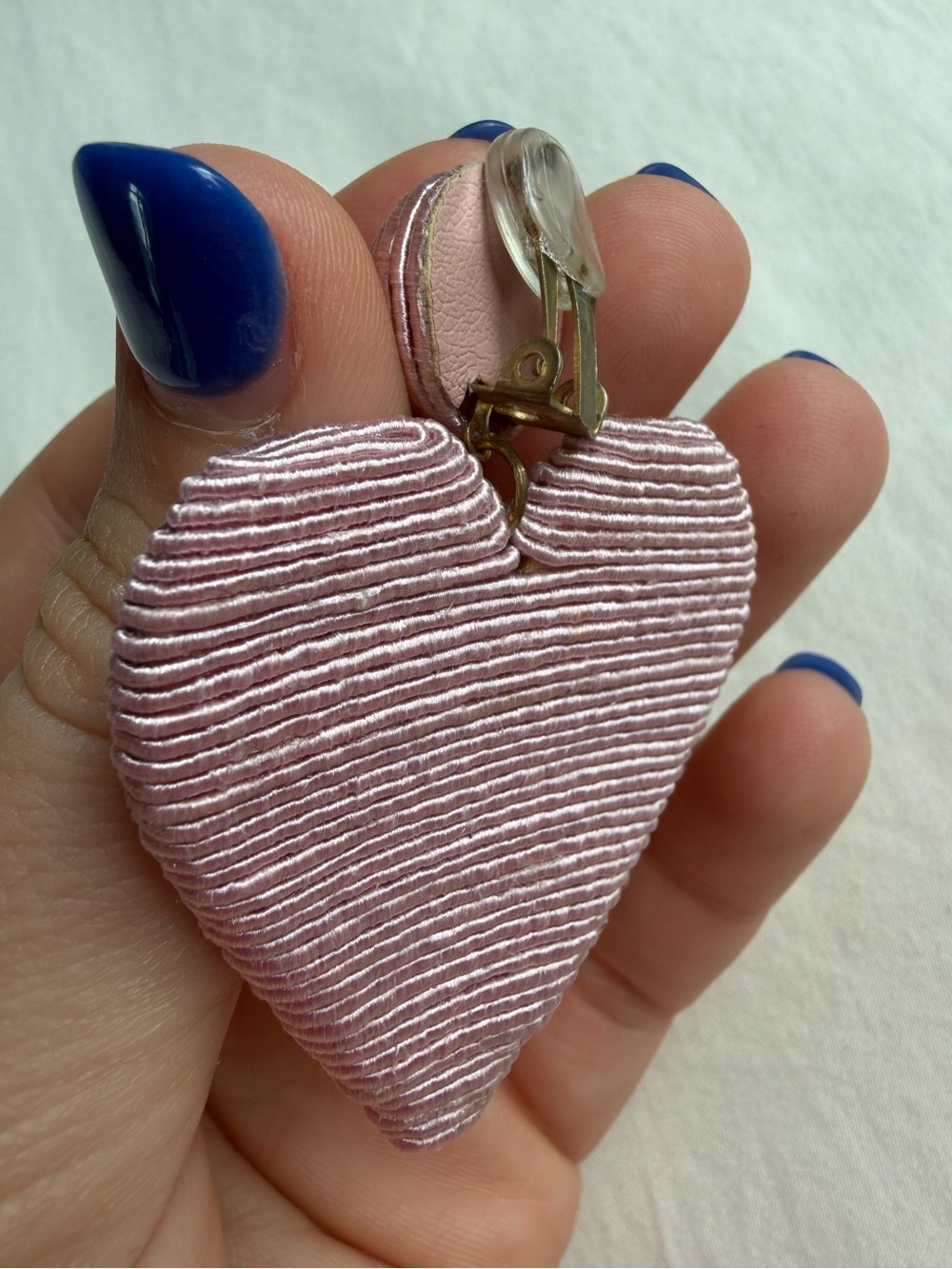 Rebecca de Ravenel Aerin Large Cora Clip-On Heart Earrings - Picture 2 of 8